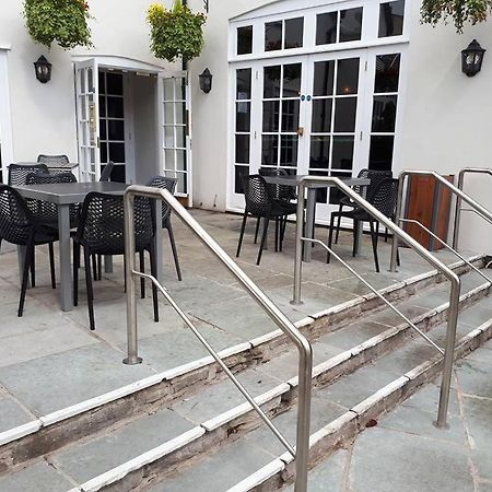 The George Hotel Wetherspoon Brecon Bagian luar foto