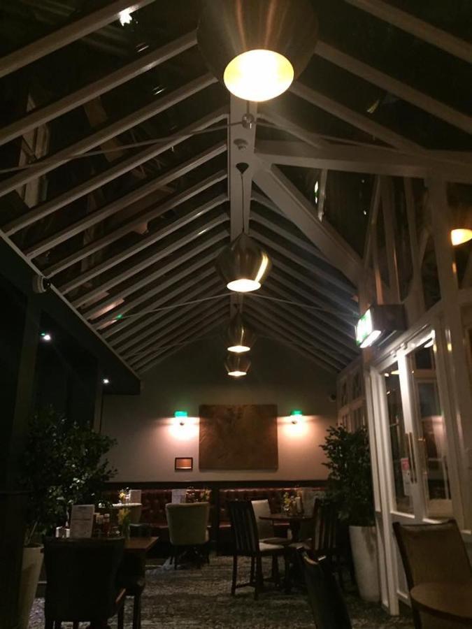 The George Hotel Wetherspoon Brecon Bagian luar foto